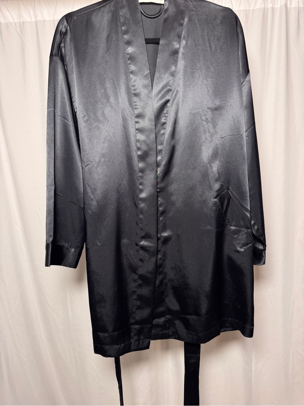 Victoria's Secret Short Satin Robe Womens One Size Fits Most Black Attached Belt